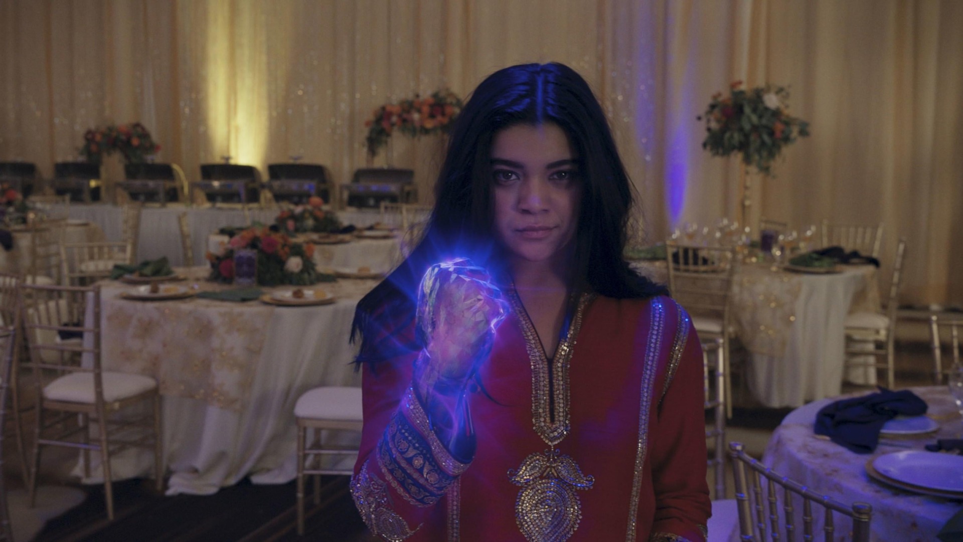 Mantiene vivo su impulso al reconocer que tienen un protagonista cautivador, ya sea que esté emparejado con Mobius (Owen Wilson) u otro Loki (Sophia DiMartino). Aún no sabemos si Loki 