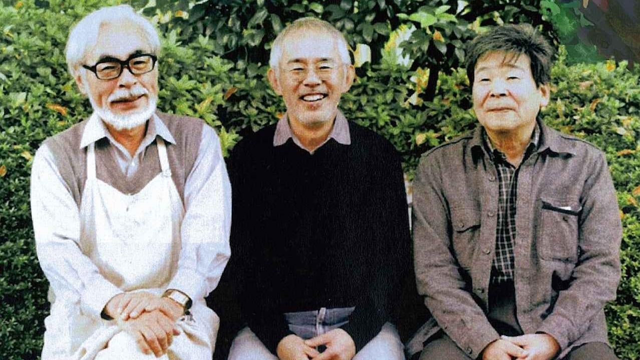 De izquierda a derecha: Hayao Miyazaki, Toshio Suzuki e Isao Takahata