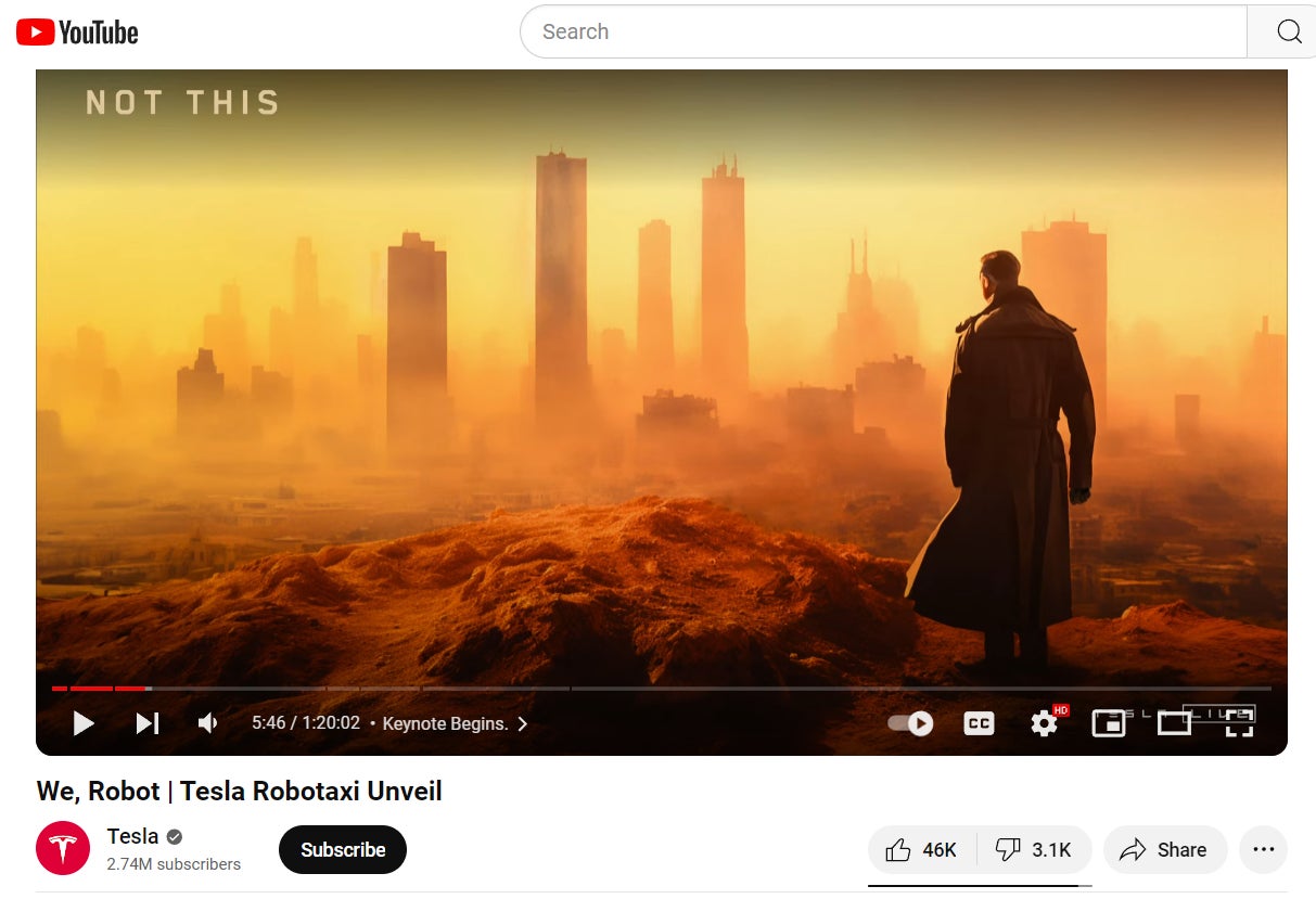 Una imagen apareció en la pantalla en un evento de Tesla para promocionar sus nuevos Cybercabs.