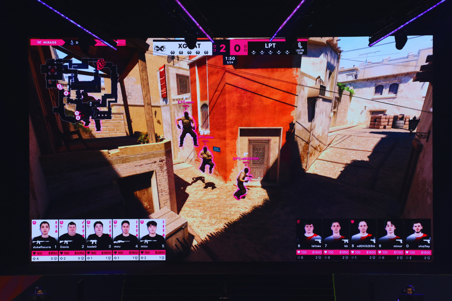 Jugar Counter-Strike con el cuerpo ya no es una metáfora. Así funciona el Phygital Shooter que mezcla CS2 con combate láser real