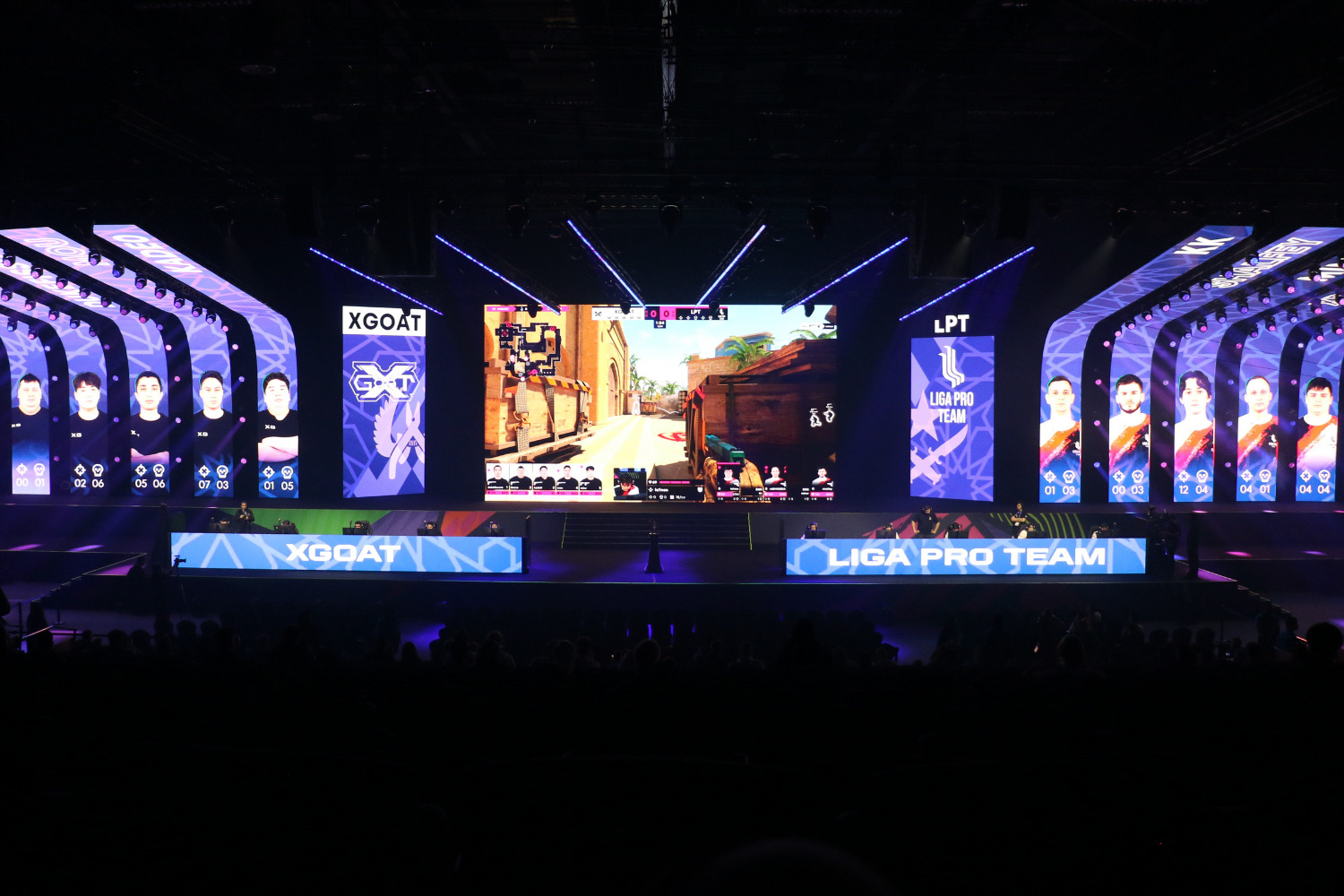 Jugar Counter-Strike con el cuerpo ya no es una metáfora. Así funciona el Phygital Shooter que mezcla CS2 con combate láser real