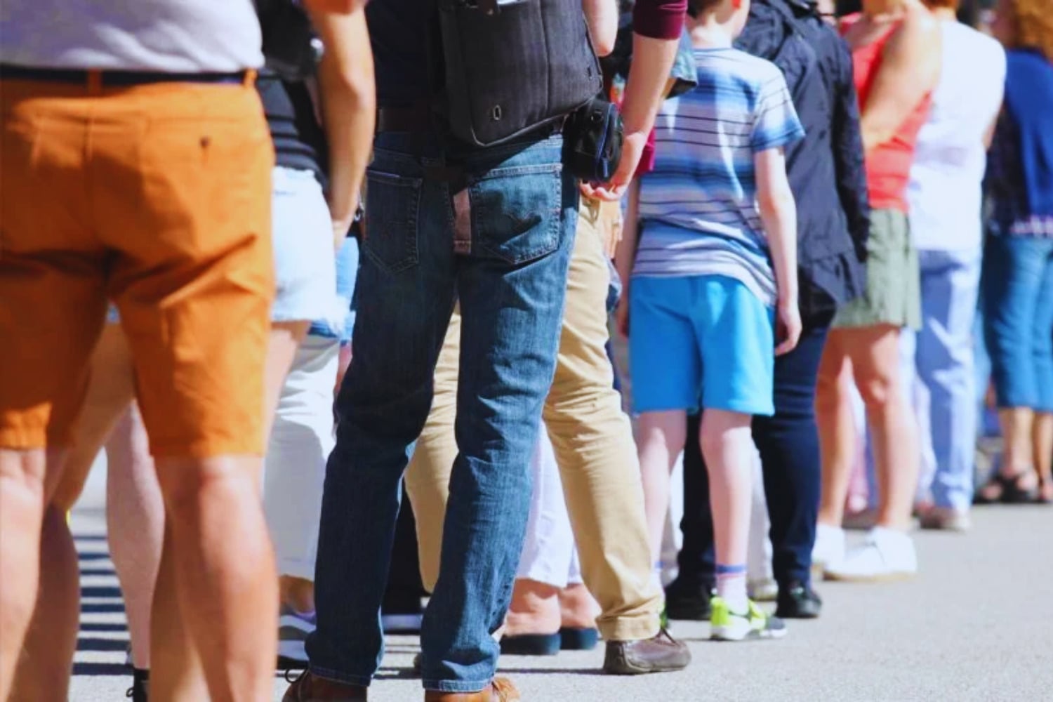 Un visitante de Disneyland es agredido tras reprochar que se colaran en la fila. Recibió puntos de sutura y siguió en el parque con su familia