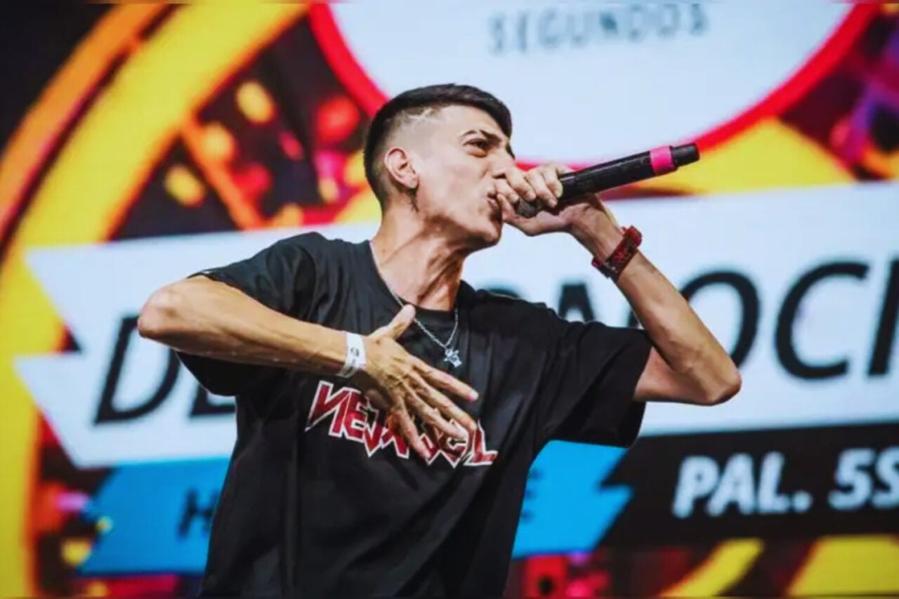 Barrios Latinos es el nuevo torneo de Call of Duty: Mobile que no solo se juega en el celular: también se mide con freestyle. El rapero argentino Stuart explica por qué acá cada barra también puede definir el resultado