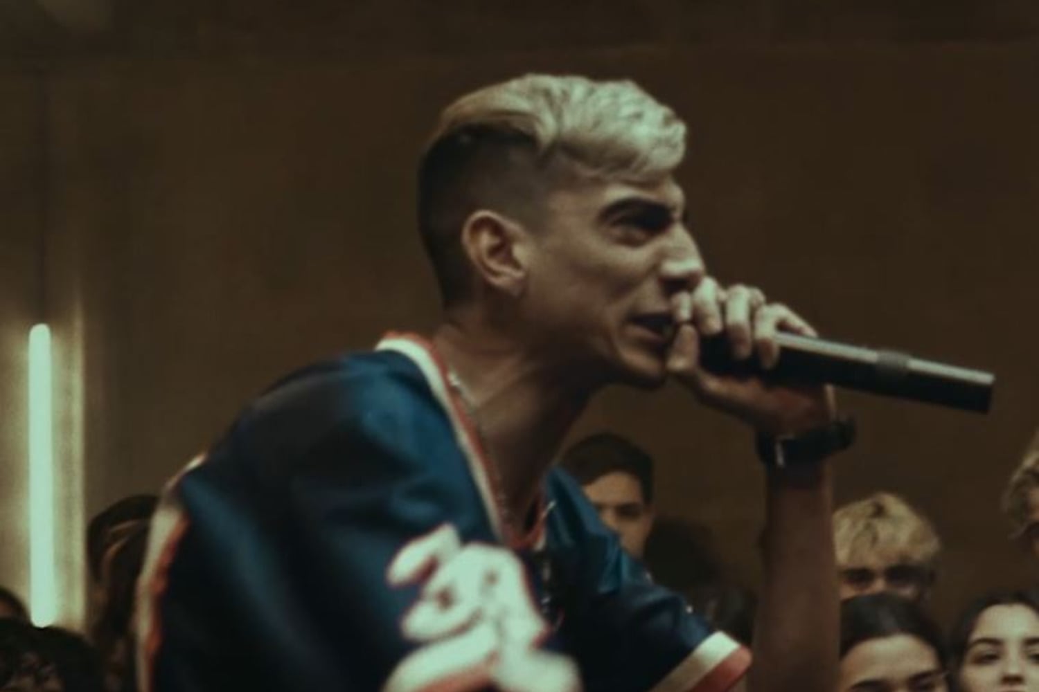 Barrios Latinos es el nuevo torneo de Call of Duty: Mobile que no solo se juega en el celular: también se mide con freestyle. El rapero argentino Stuart explica por qué acá cada barra también puede definir el resultado