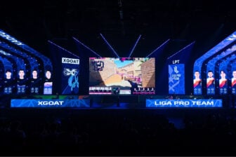 Counter-Strike 2 no solo vuelve a la competición internacional. Ahora será la base de un formato donde el partido no se decide en la pantalla, sino corriendo y disparando en la vida real